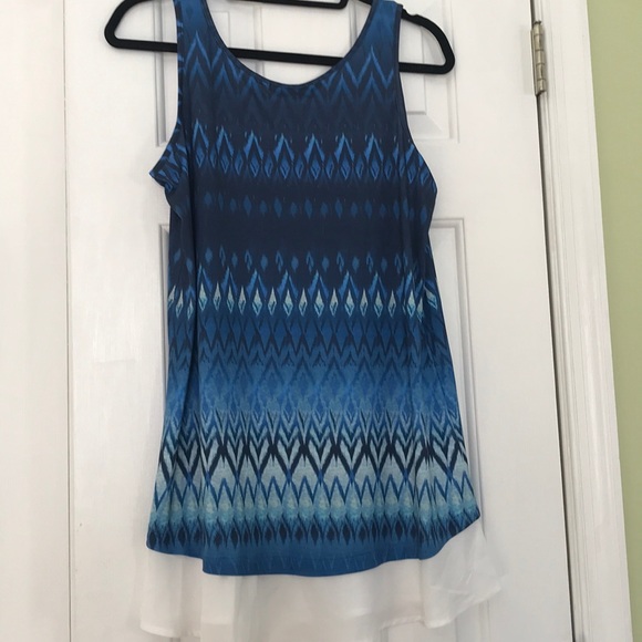 Designer Tank.Sleeveless.Blue Print.Never worn.SzM - Picture 4 of 5
